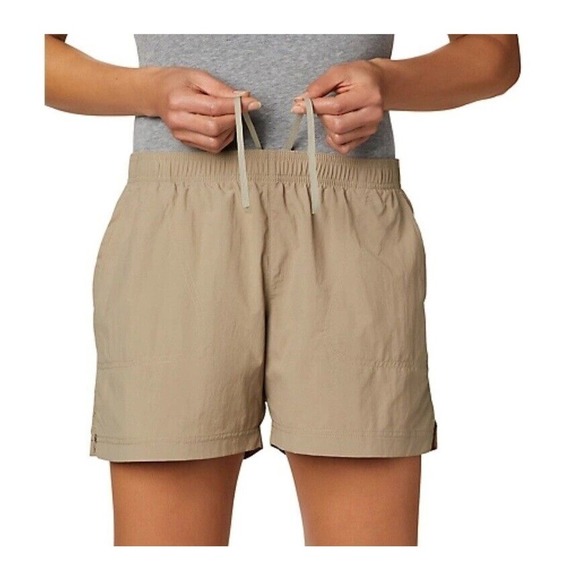 Columbia Women's Tusk (Khaki) Sandy River‎ 5" Shorts Size M Sports - Picture 1 of 4